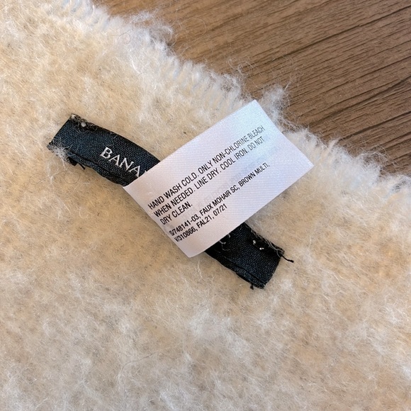 Banana Republic Faux Mohair Oversized Scarf - Picture 8 of 8